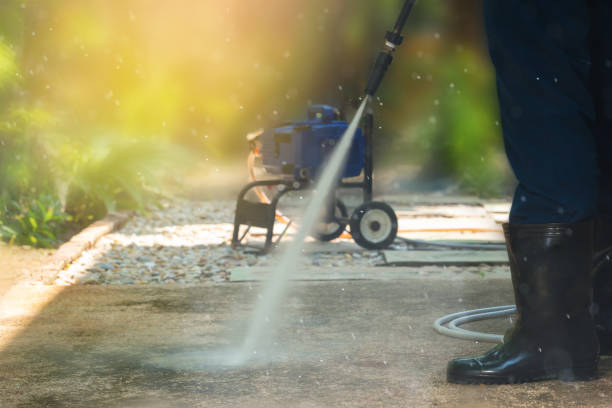 Best Pool Deck Cleaning  in Sawmills, NC